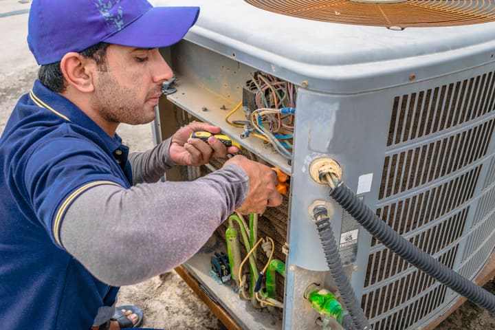 Diagnosing an Air Conditioner Refrigerant Leak